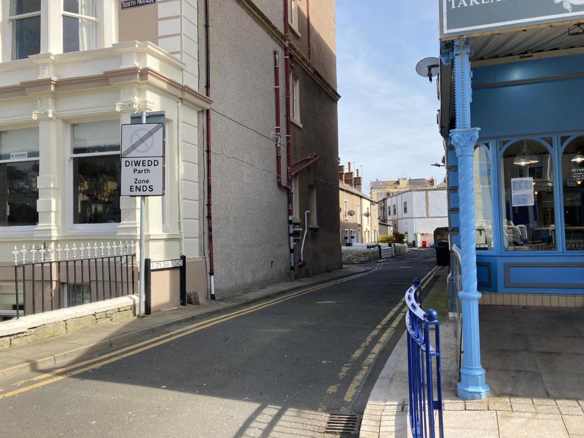 Delightful 3 Bedroomed Cottage In Llandudno Exterior photo